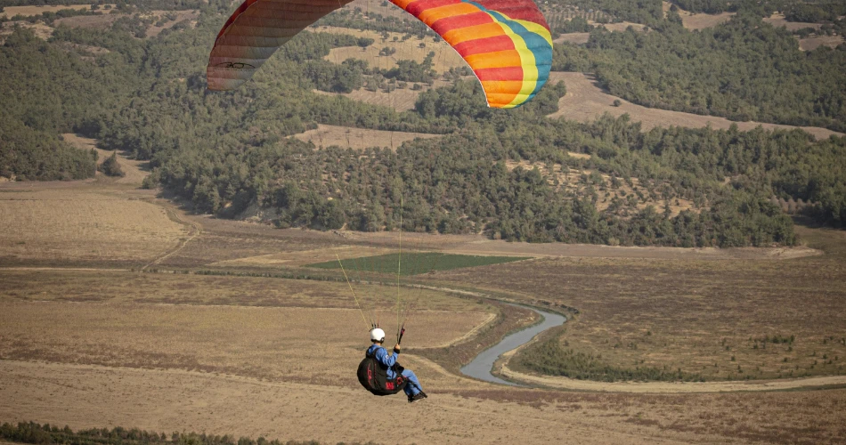 Paragliding Near Mumbai: Best Spots to Try