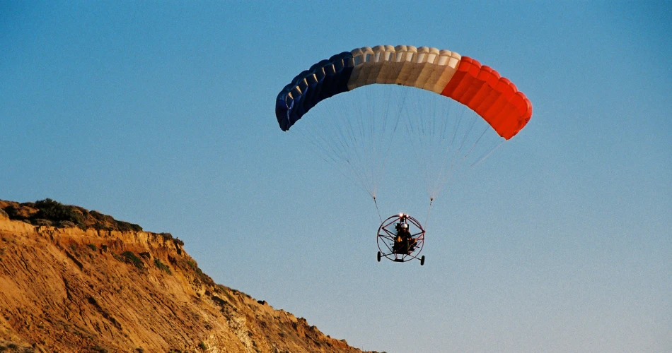 Paragliding Near Mumbai: Best Spots to Try