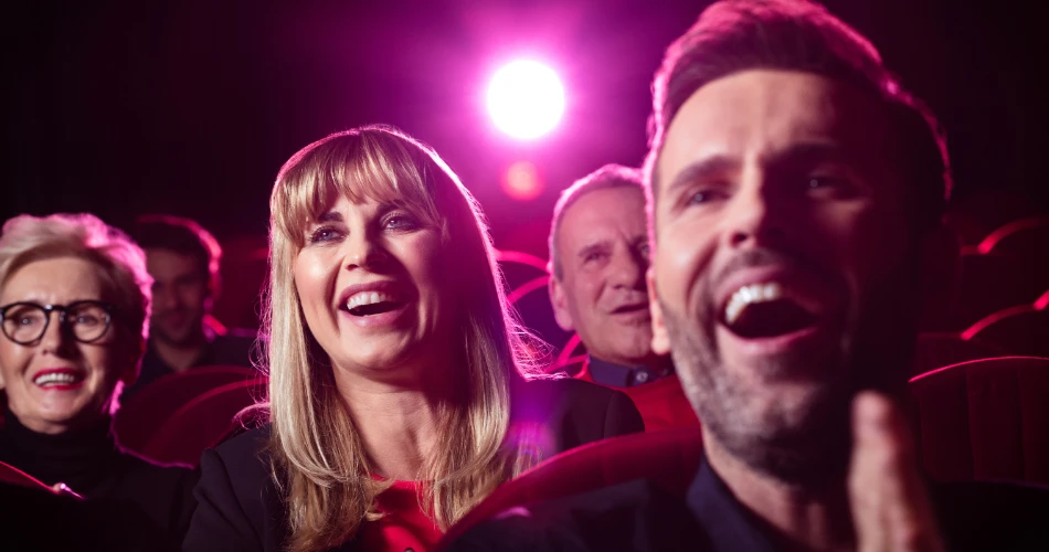 孟买最佳单口喜剧表演，尽享欢乐夜晚