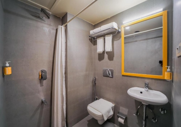 Bloom Hotel - Worli South Mumbai image 12